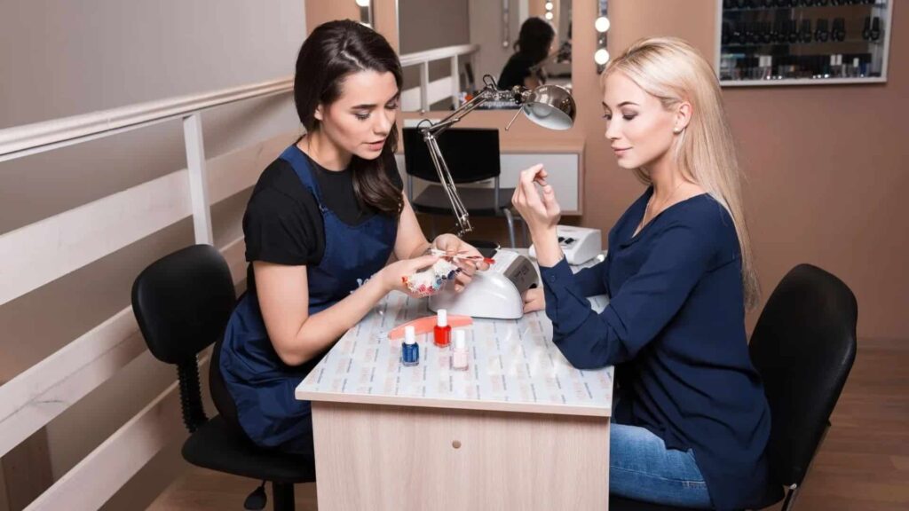 Nail art course in Dubai