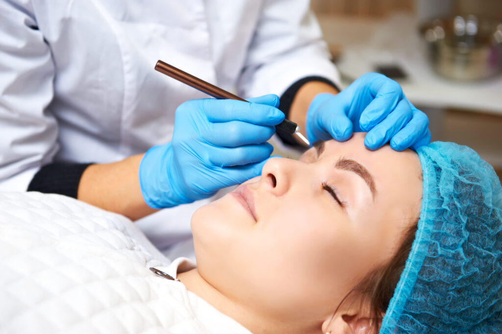 What are the Top 5 secrets taught at a world-class semi permanent makeup training academy? Cosmeza Beauty Institute